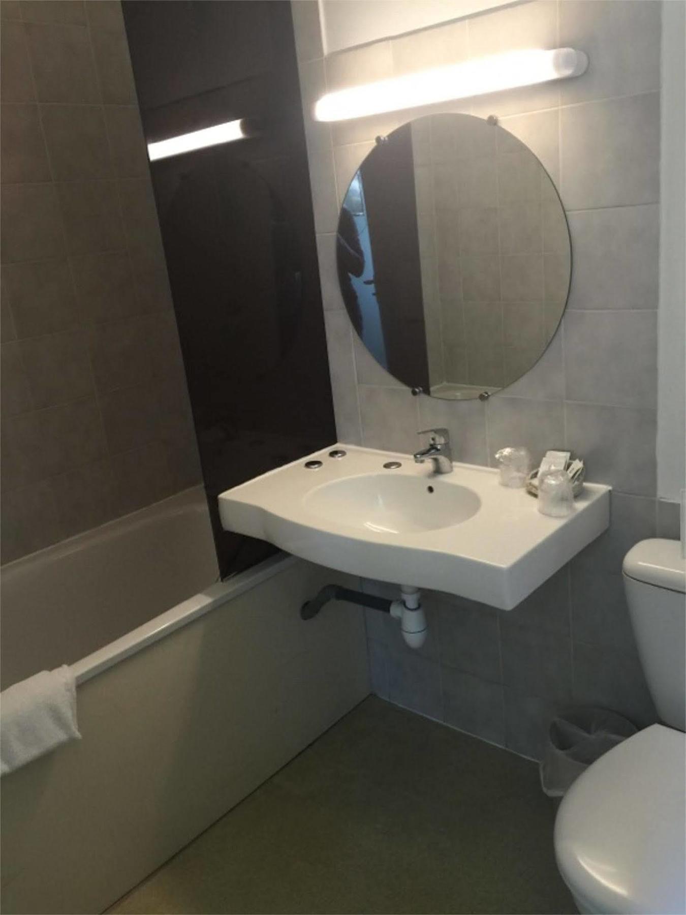 Hotel Entre 2 Mers Proche Bordeaux Carbon-Blanc Dış mekan fotoğraf